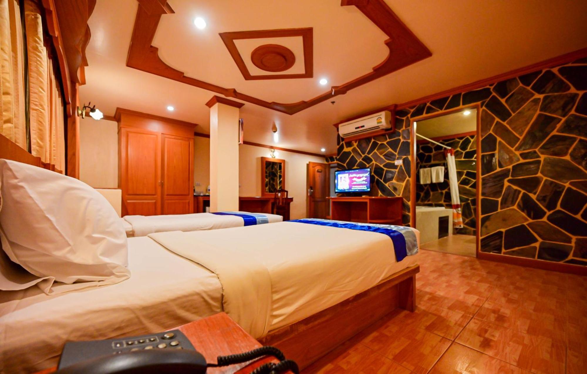 Complex Hotel Patong Exterior photo