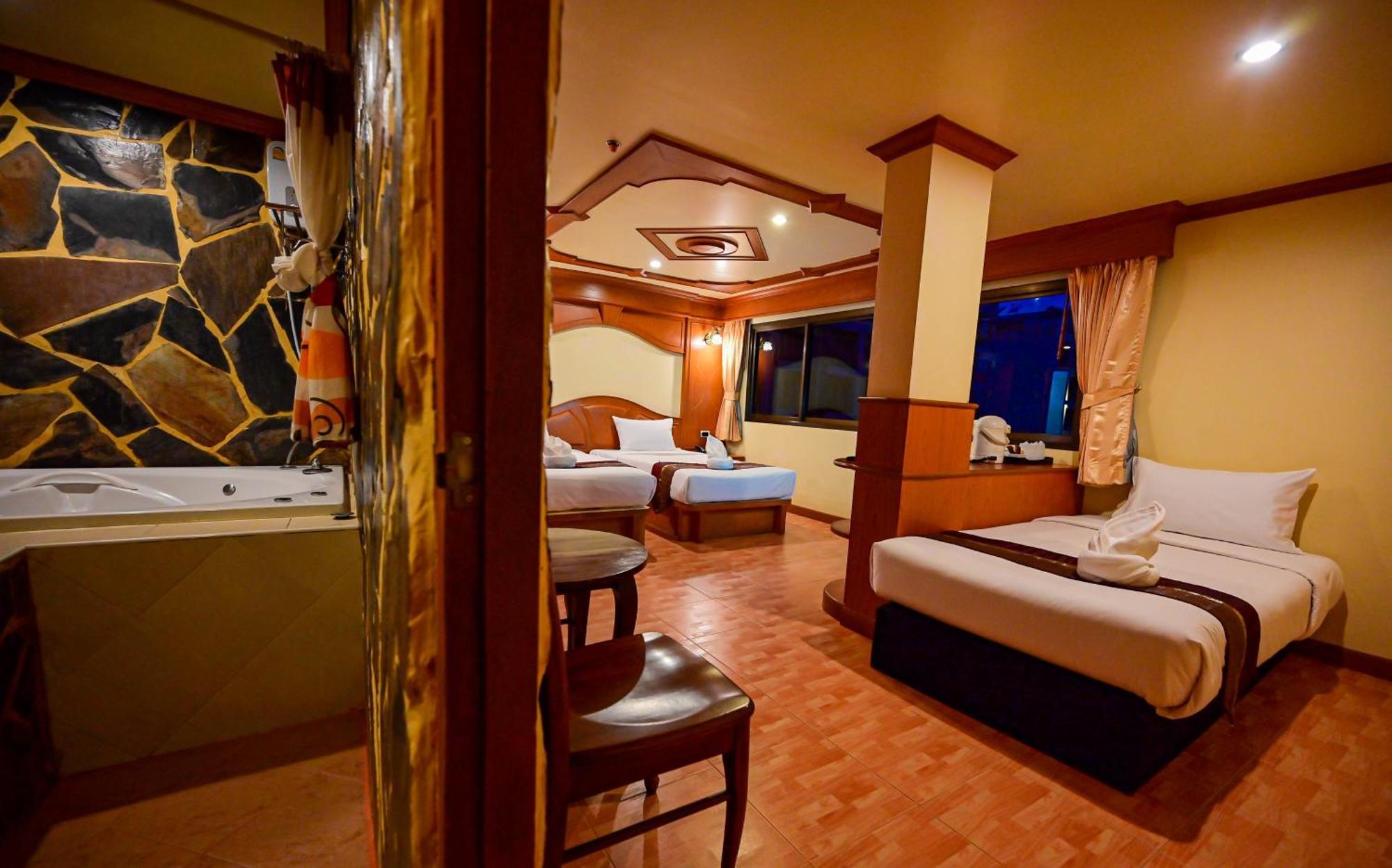 Complex Hotel Patong Exterior photo