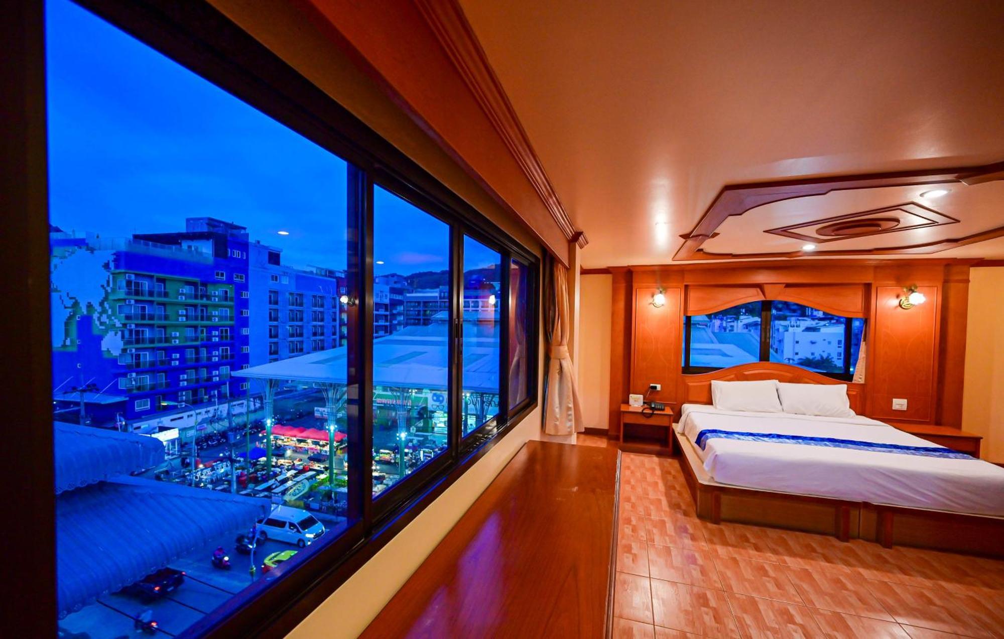 Complex Hotel Patong Exterior photo