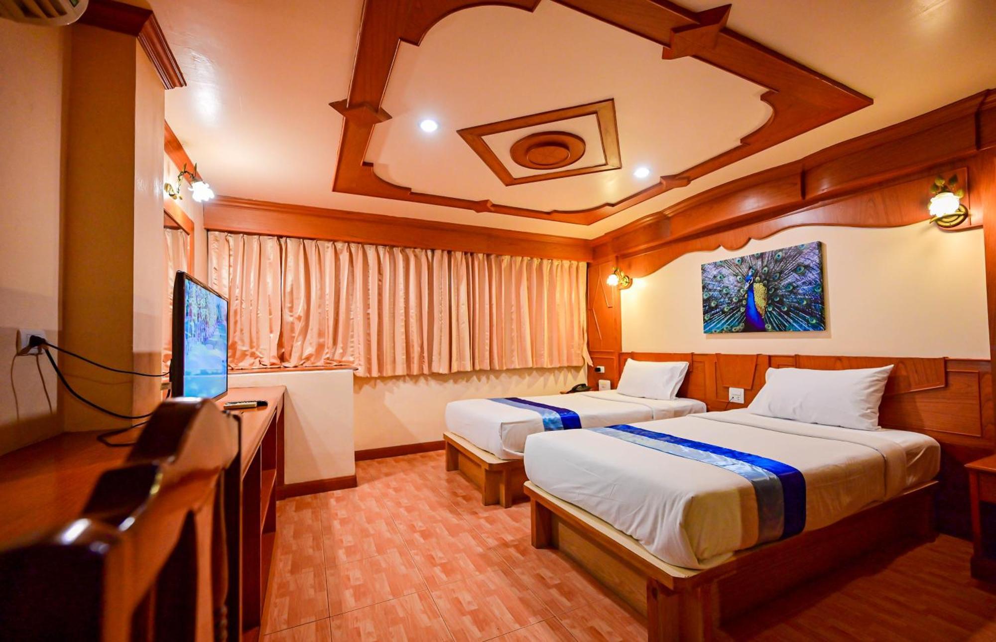Complex Hotel Patong Exterior photo